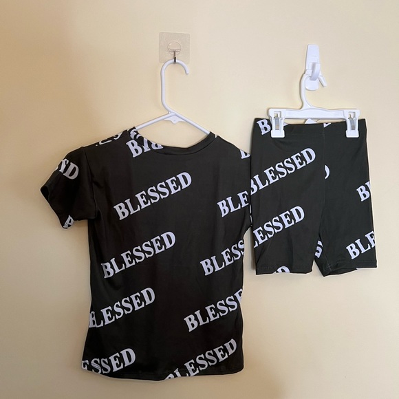 Fashion Nova Kids NWT T-shirt and Shorts set deep green and white size 6 - Picture 3 of 4